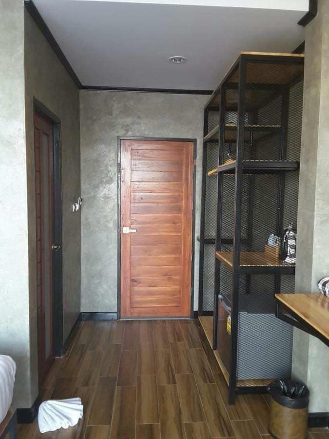 Lanta Chaolay Hostel Koh Lanta Exterior photo
